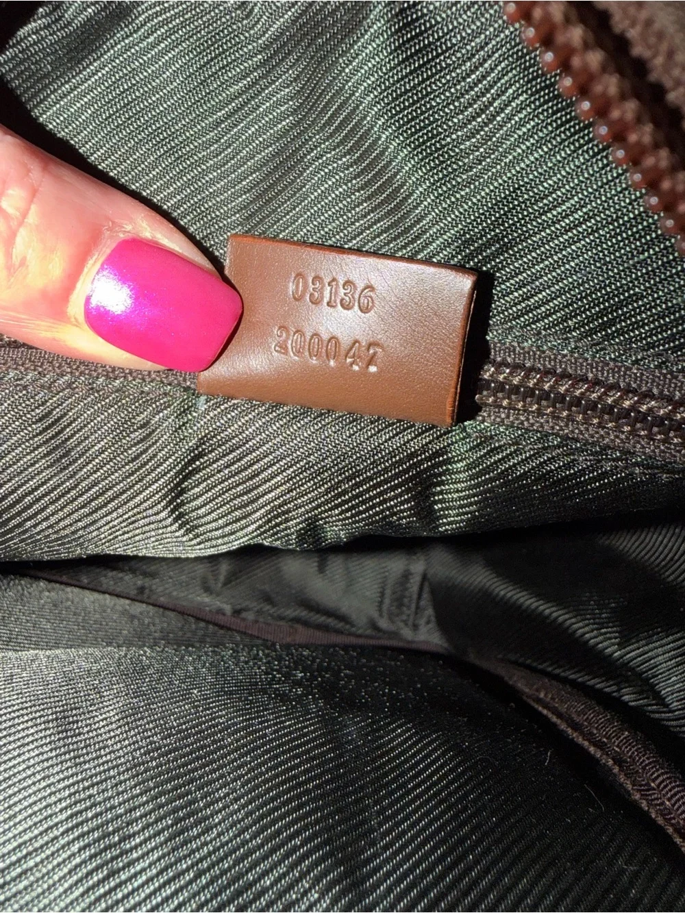 Gucci compact messenger